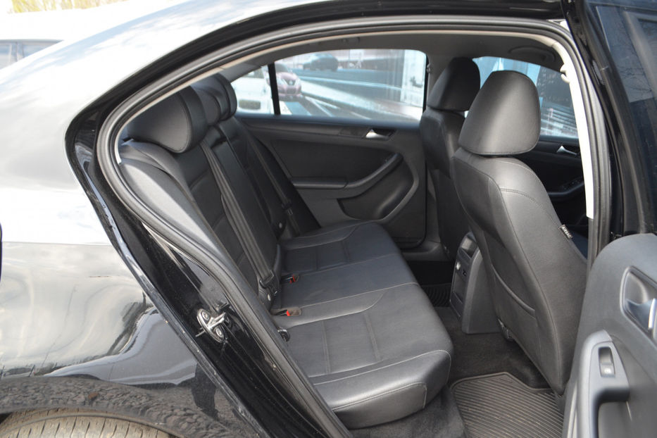 Продам Volkswagen Jetta 2.5 AT (170 к.с.) • SE 2012 года в Киеве