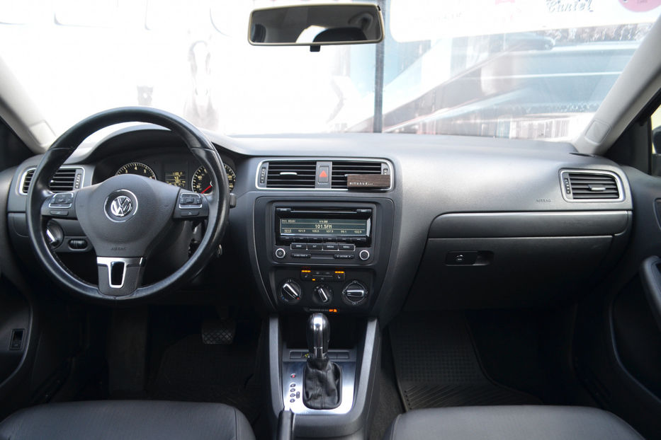 Продам Volkswagen Jetta 2.5 AT (170 к.с.) • SE 2012 года в Киеве