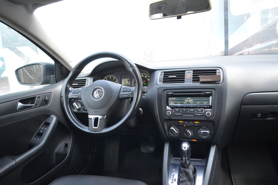 Продам Volkswagen Jetta 2.5 AT (170 к.с.) • SE 2012 года в Киеве