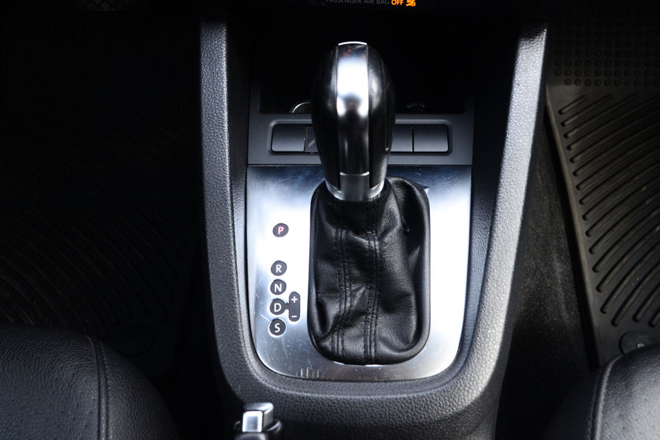 Продам Volkswagen Jetta 2.5 AT (170 к.с.) • SE 2012 года в Киеве