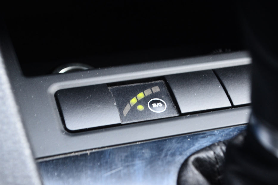 Продам Volkswagen Jetta 2.5 AT (170 к.с.) • SE 2012 года в Киеве