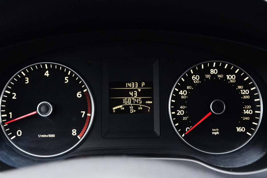 Продам Volkswagen Jetta 2.5 AT (170 к.с.) • SE 2012 года в Киеве