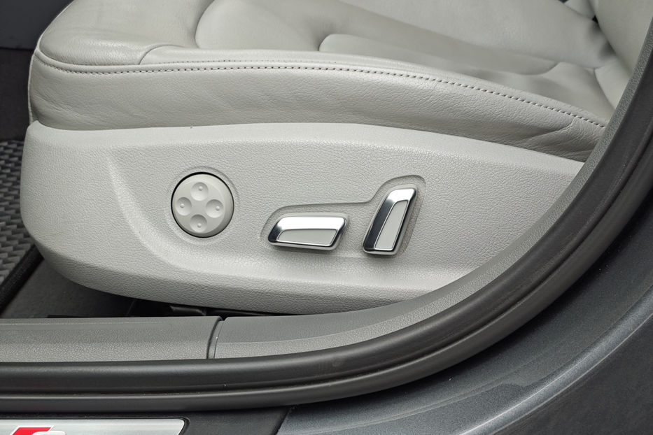 Продам Audi A4 2.0 TFSI MТ (225 к.с.) Quattro 2013 года в Киеве