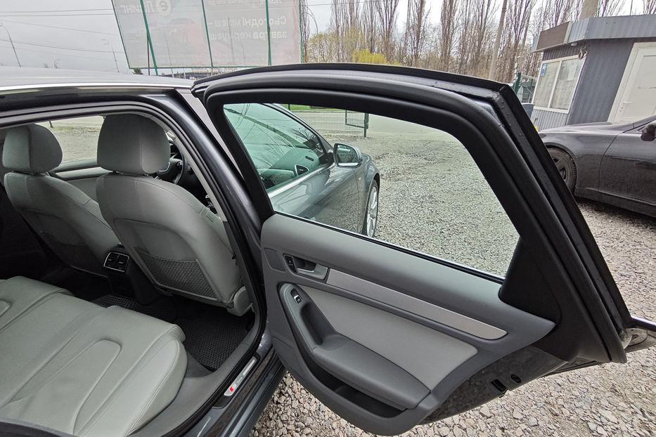 Продам Audi A4 2.0 TFSI MТ (225 к.с.) Quattro 2013 года в Киеве