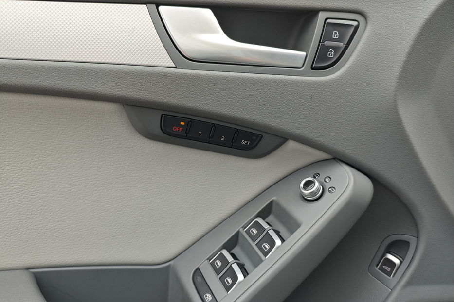 Продам Audi A4 2.0 TFSI MТ (225 к.с.) Quattro 2013 года в Киеве