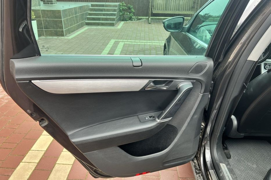 Продам Volkswagen Passat B7 Highline premium 2011 года в Киеве