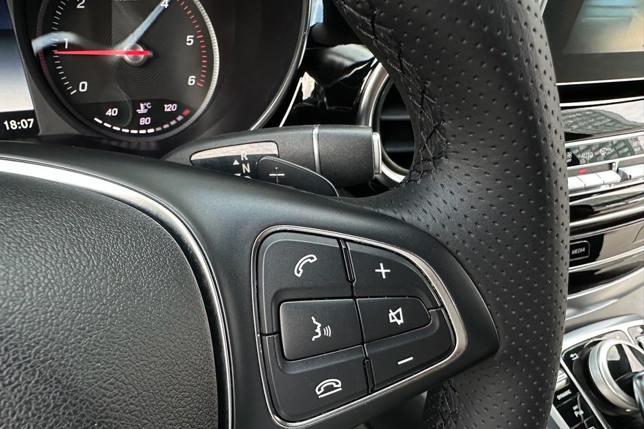 Продам Mercedes-Benz V-Class 250d AMG Extralong 2018 года в Киеве