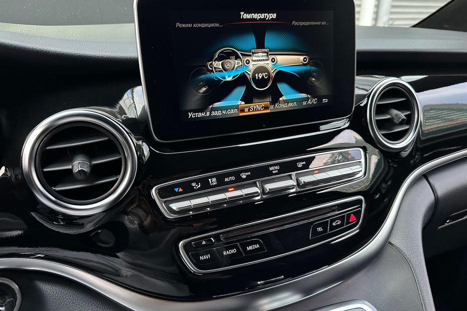 Продам Mercedes-Benz V-Class 250d AMG Extralong 2018 года в Киеве