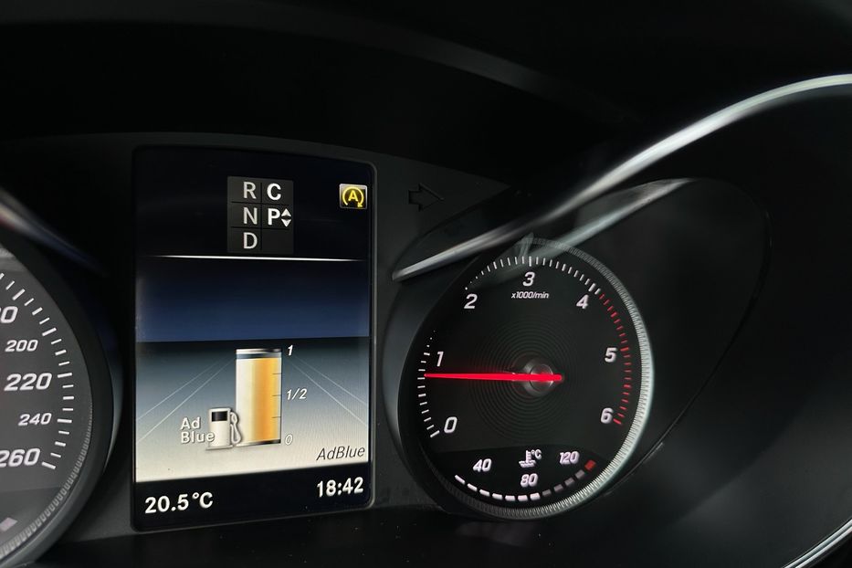 Продам Mercedes-Benz V-Class 250d AMG Extralong 2018 года в Киеве