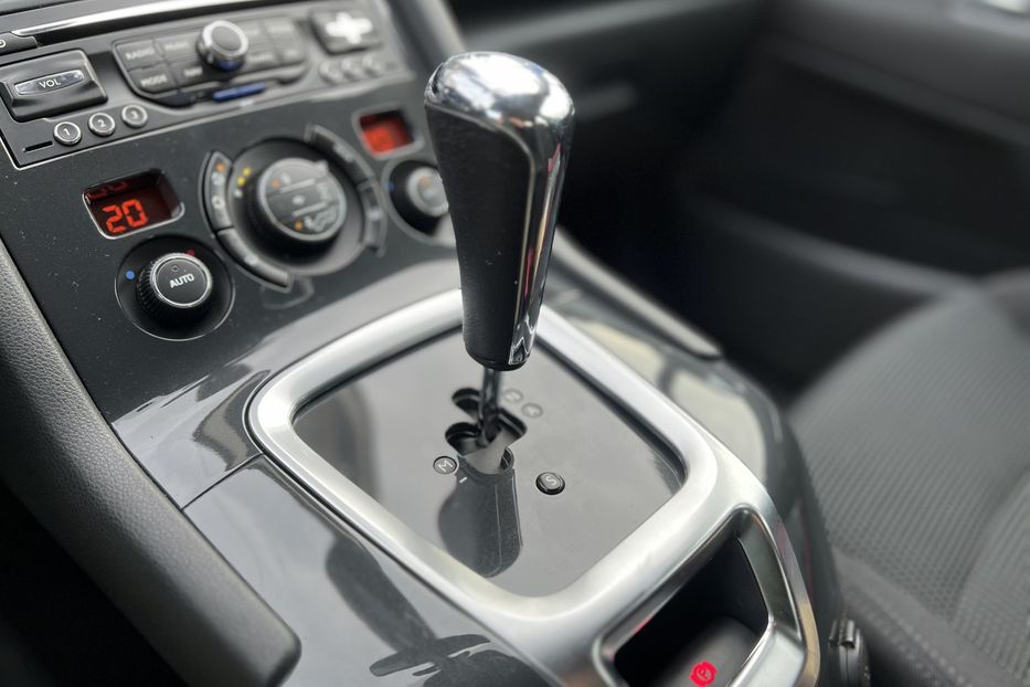 Продам Peugeot 5008 2011 года в Тернополе