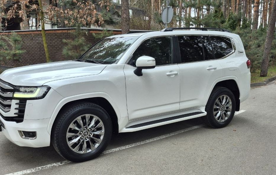 Продам Toyota Land Cruiser 300 70Anniversary 2021 года в Киеве