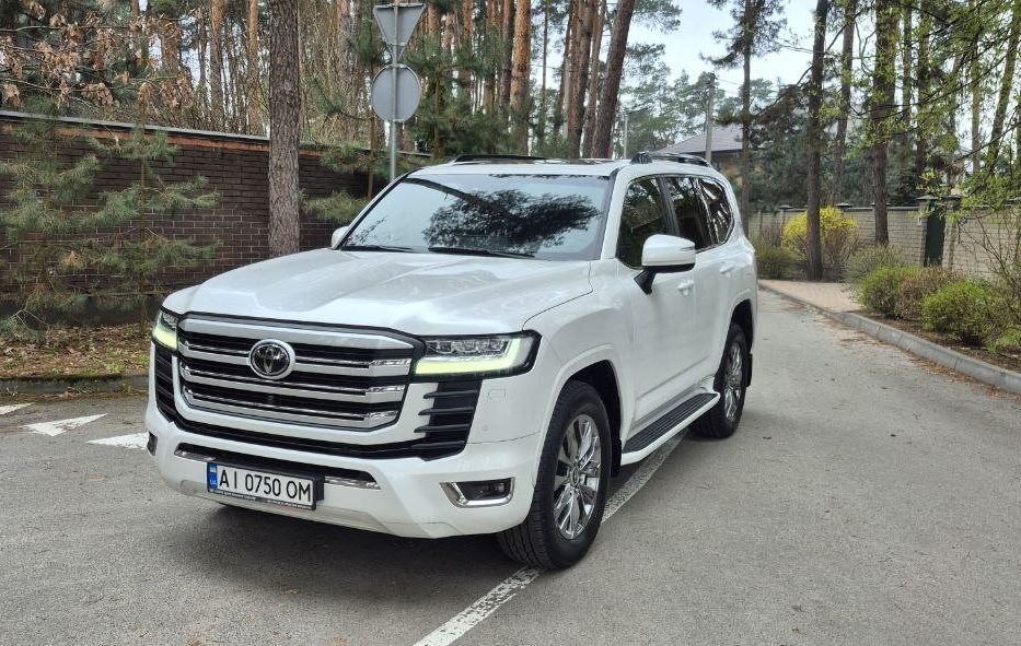 Продам Toyota Land Cruiser 300 70Anniversary 2021 года в Киеве
