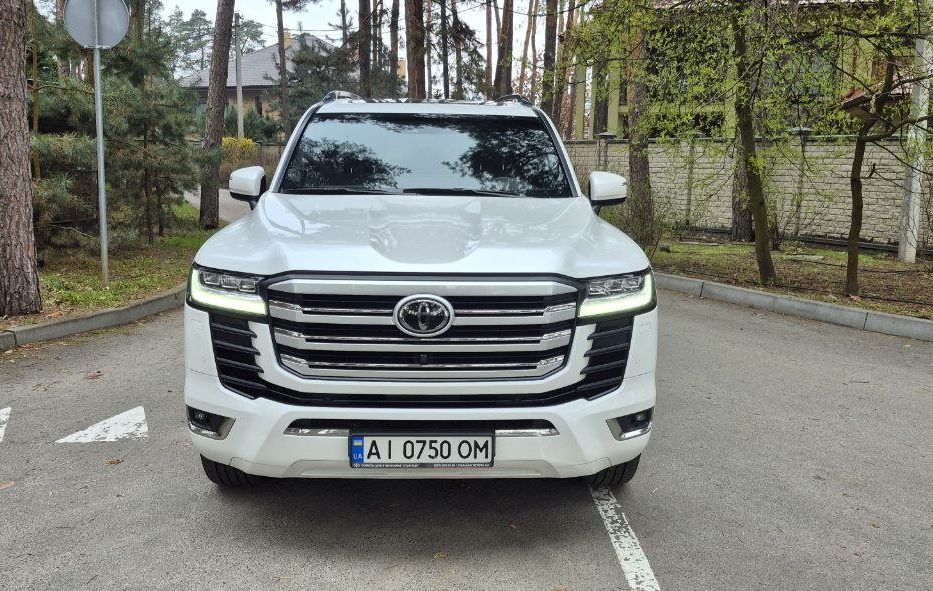 Продам Toyota Land Cruiser 300 70Anniversary 2021 года в Киеве