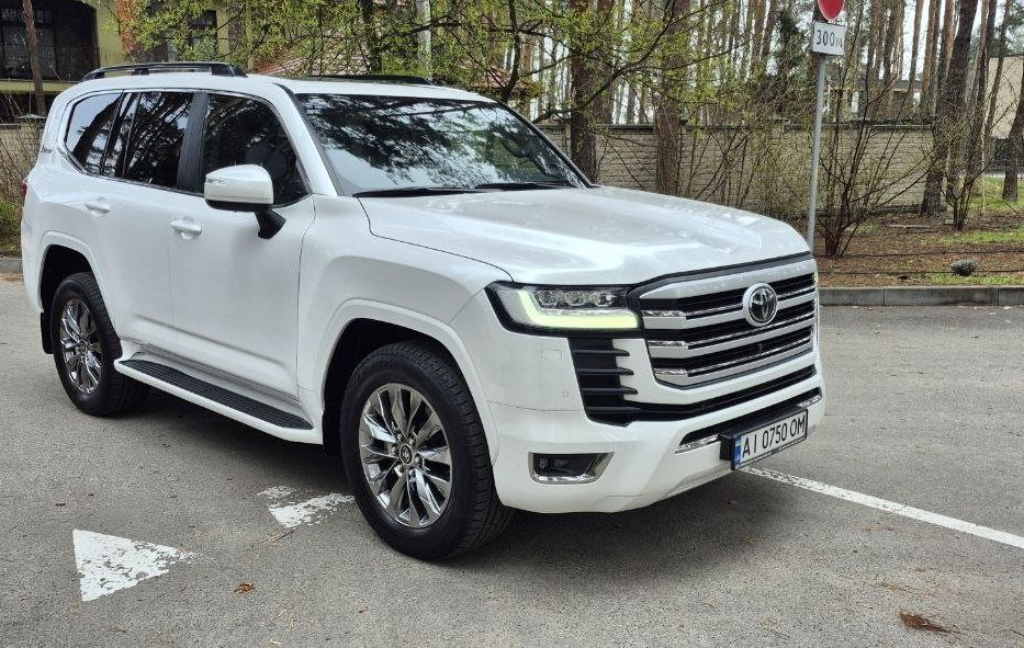 Продам Toyota Land Cruiser 300 70Anniversary 2021 года в Киеве