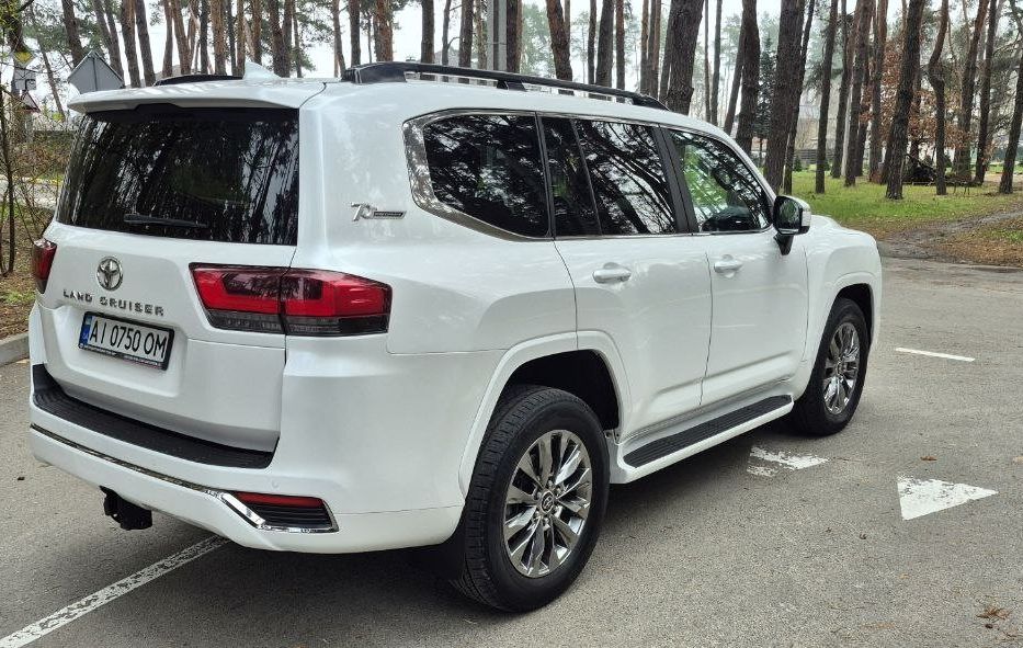 Продам Toyota Land Cruiser 300 70Anniversary 2021 года в Киеве