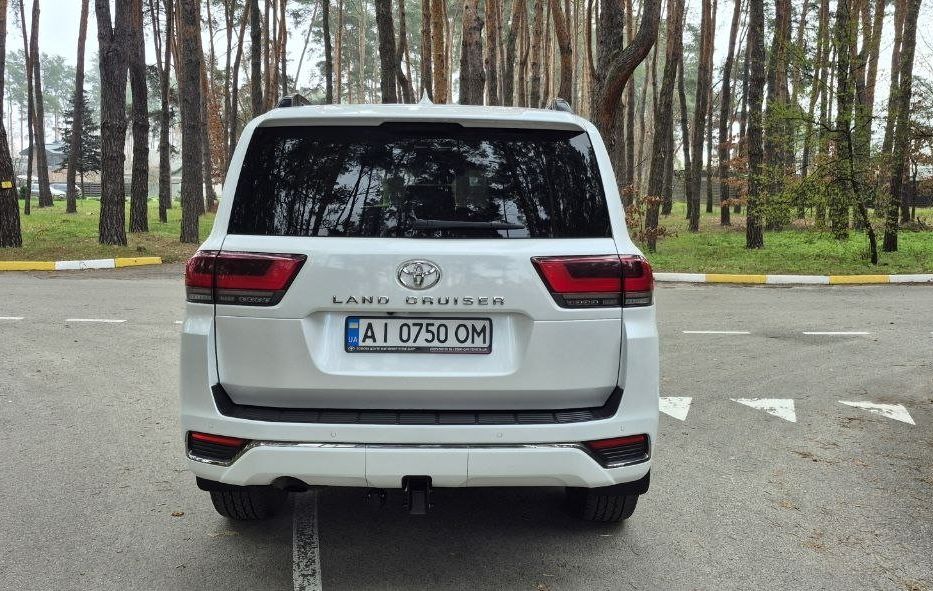 Продам Toyota Land Cruiser 300 70Anniversary 2021 года в Киеве