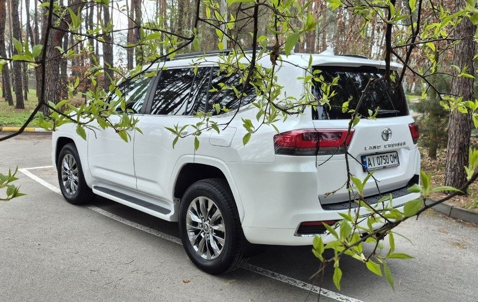 Продам Toyota Land Cruiser 300 70Anniversary 2021 года в Киеве
