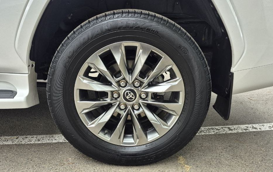 Продам Toyota Land Cruiser 300 70Anniversary 2021 года в Киеве