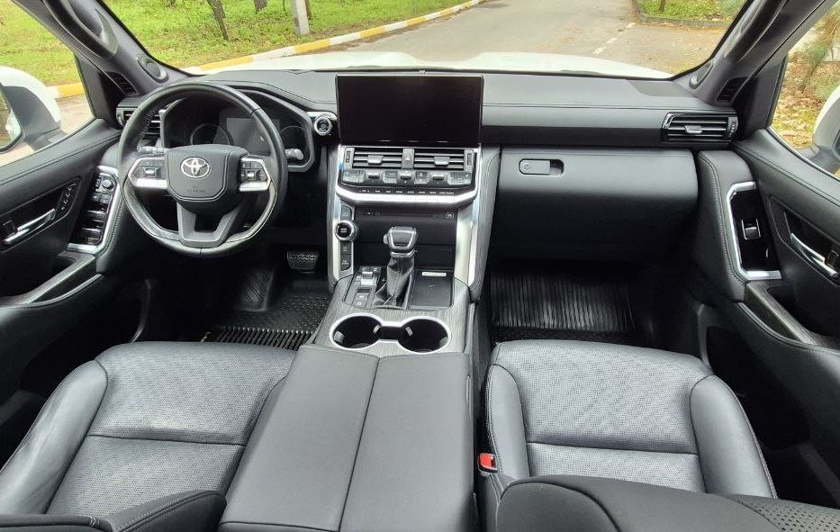 Продам Toyota Land Cruiser 300 70Anniversary 2021 года в Киеве