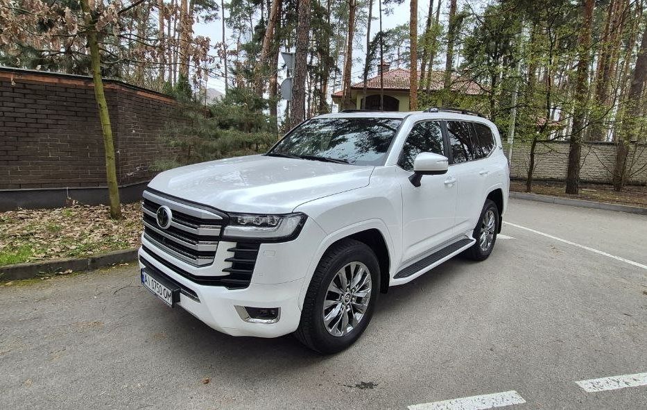 Продам Toyota Land Cruiser 300 70Anniversary 2021 года в Киеве