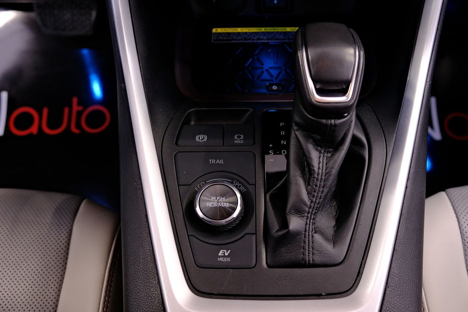 Продам Toyota Rav 4 Hybrid AWD 2020 года в Одессе