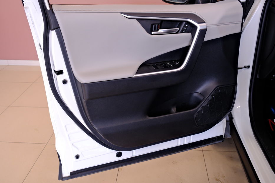 Продам Toyota Rav 4 Hybrid AWD 2020 года в Одессе