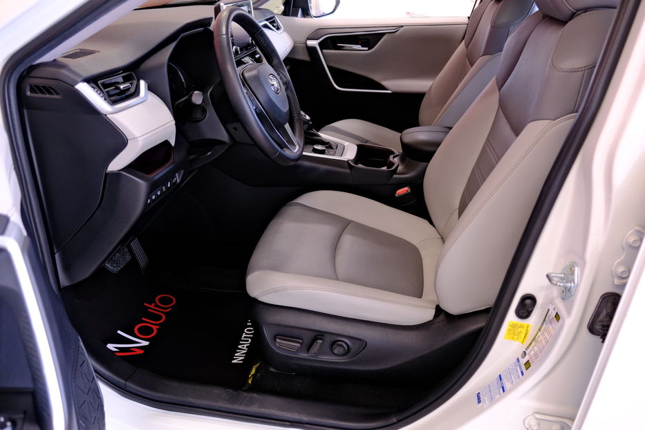 Продам Toyota Rav 4 Hybrid AWD 2020 года в Одессе