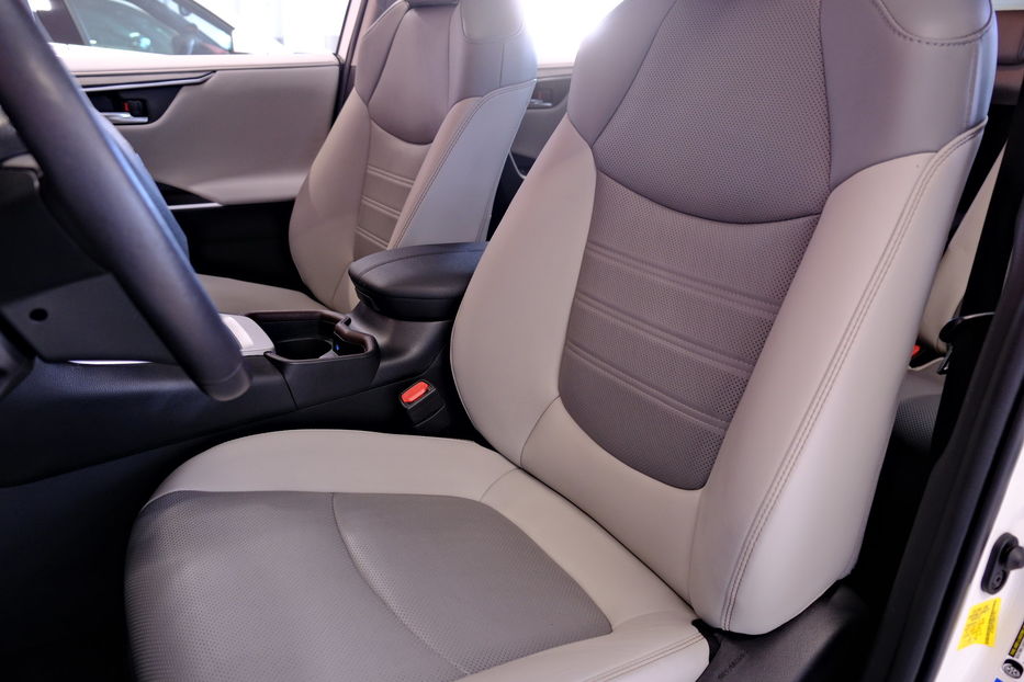 Продам Toyota Rav 4 Hybrid AWD 2020 года в Одессе