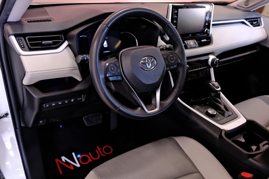 Продам Toyota Rav 4 Hybrid AWD 2020 года в Одессе