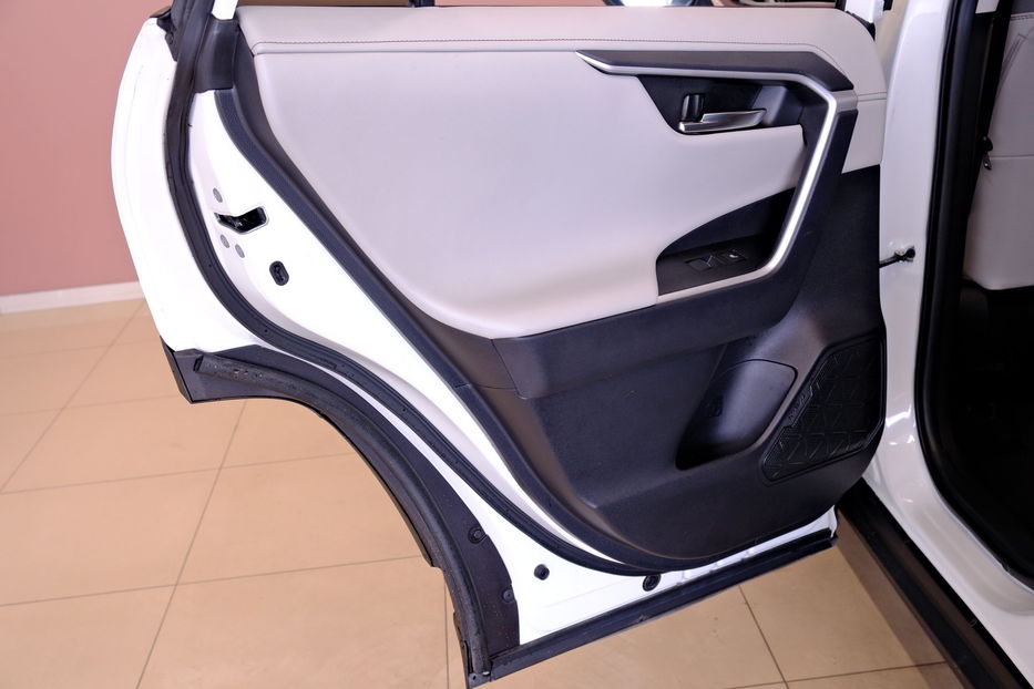 Продам Toyota Rav 4 Hybrid AWD 2020 года в Одессе