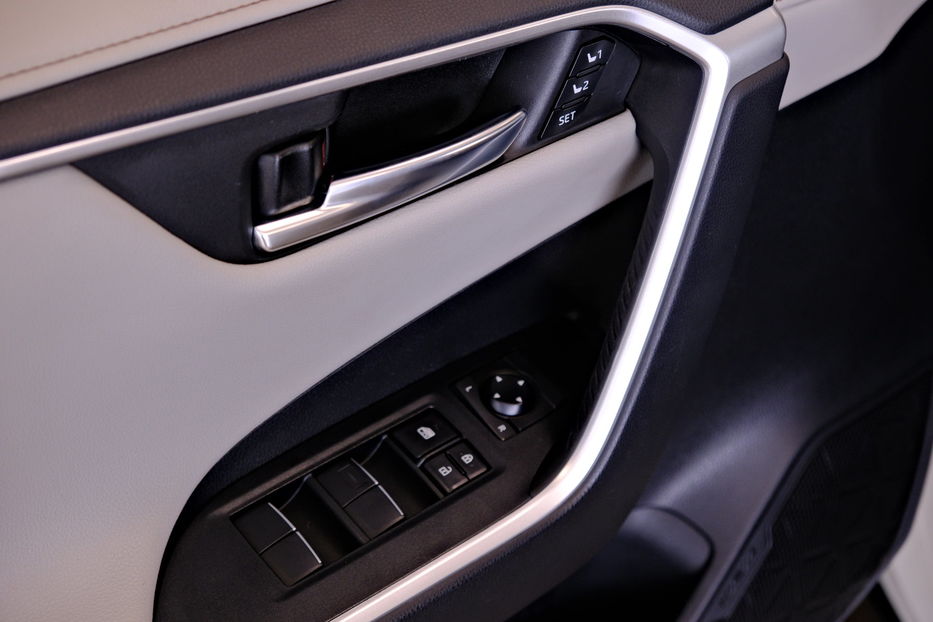 Продам Toyota Rav 4 Hybrid AWD 2020 года в Одессе