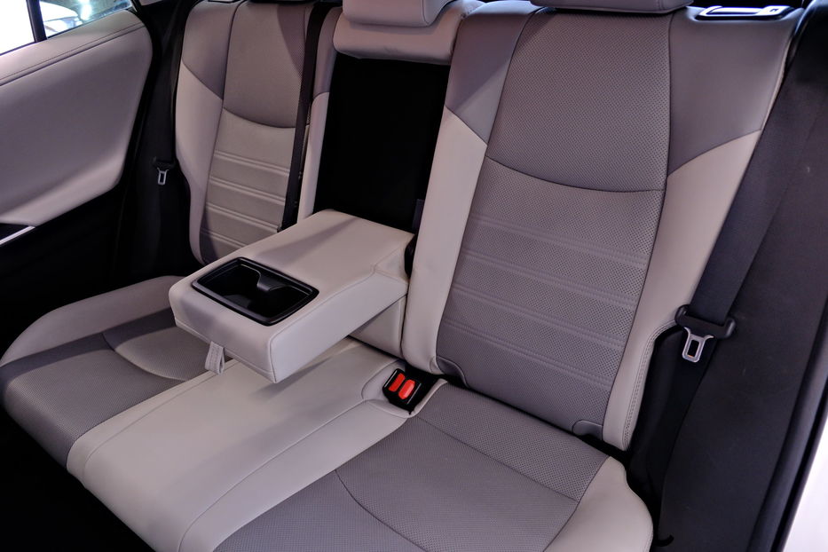 Продам Toyota Rav 4 Hybrid AWD 2020 года в Одессе