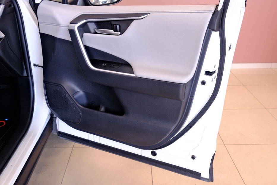 Продам Toyota Rav 4 Hybrid AWD 2020 года в Одессе