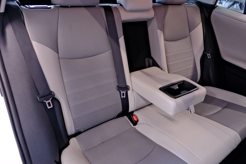 Продам Toyota Rav 4 Hybrid AWD 2020 года в Одессе