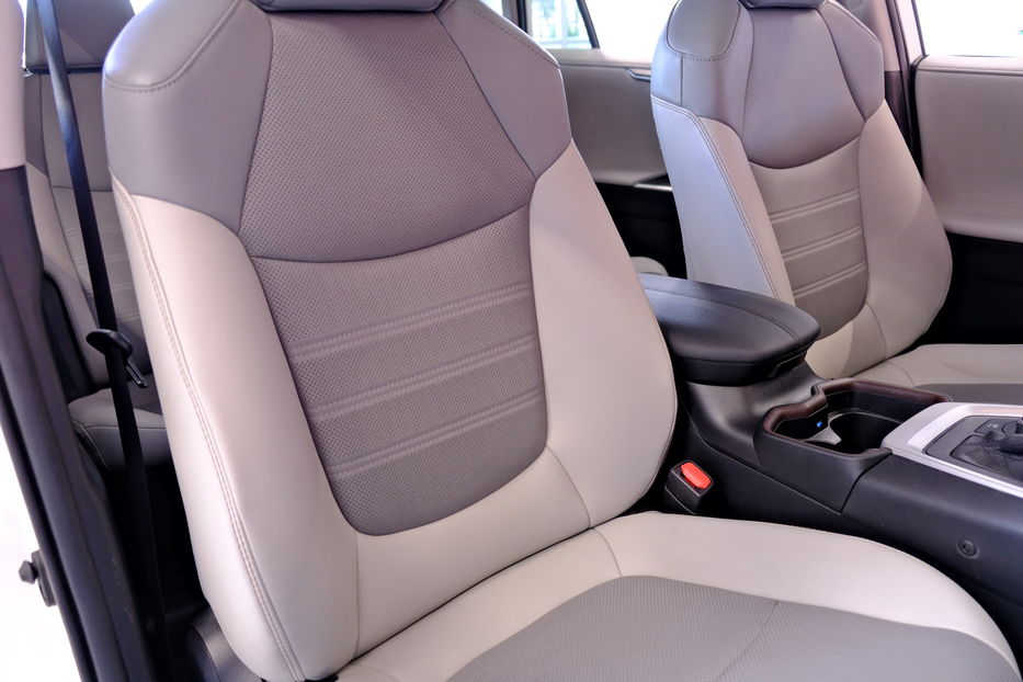 Продам Toyota Rav 4 Hybrid AWD 2020 года в Одессе