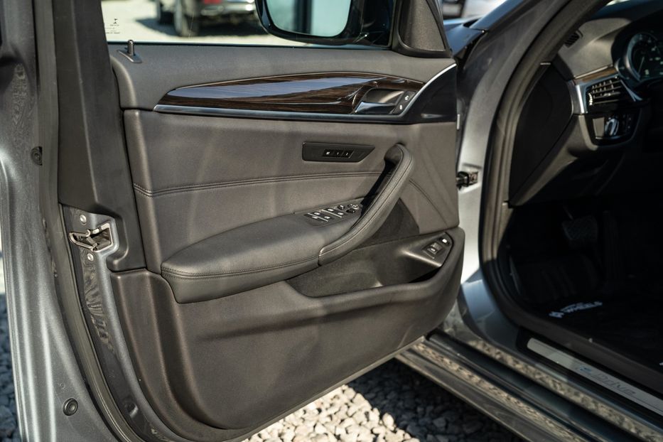 Продам BMW 530 ee 2025 года в Черновцах