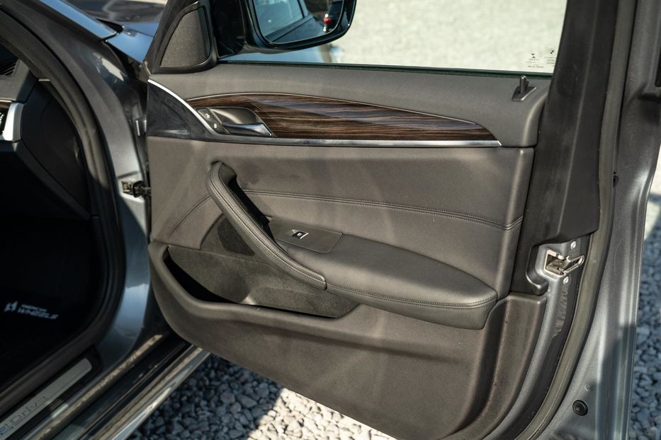 Продам BMW 530 ee 2025 года в Черновцах