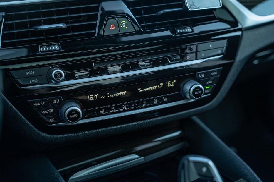 Продам BMW 530 ee 2025 года в Черновцах