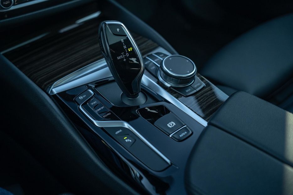 Продам BMW 530 ee 2025 года в Черновцах