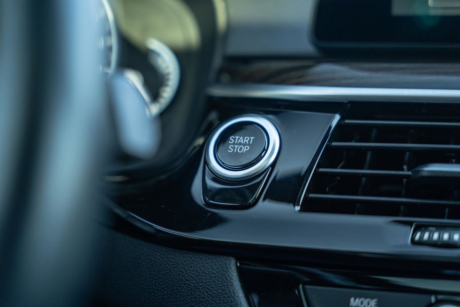 Продам BMW 530 ee 2025 года в Черновцах