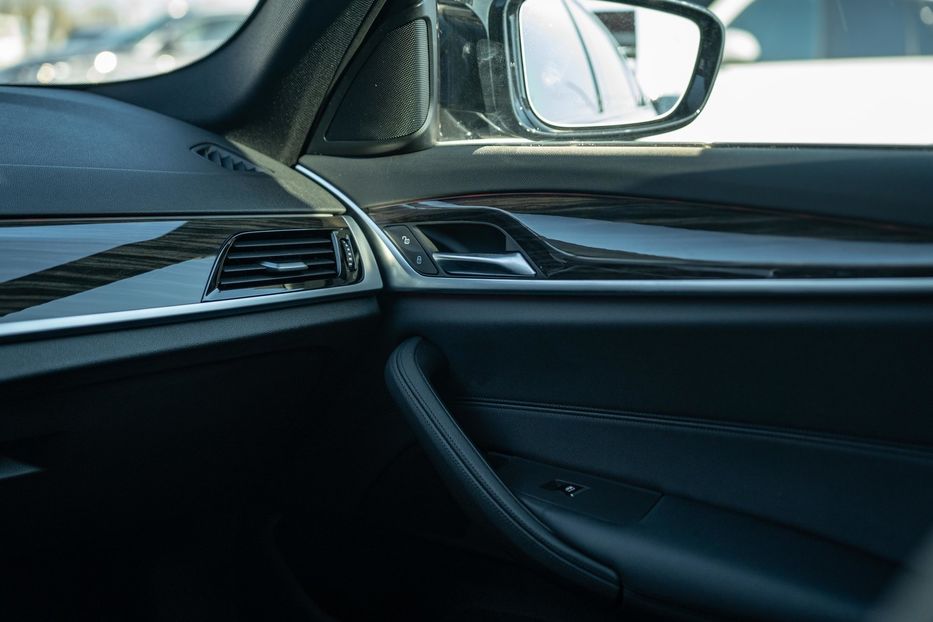 Продам BMW 530 ee 2025 года в Черновцах