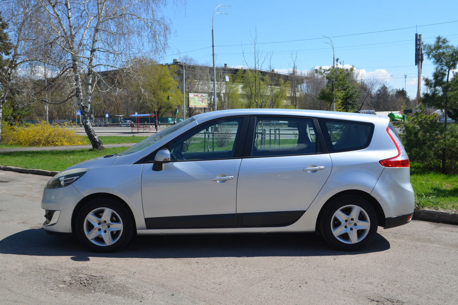 Продам Renault Scenic 2012 года в Киеве