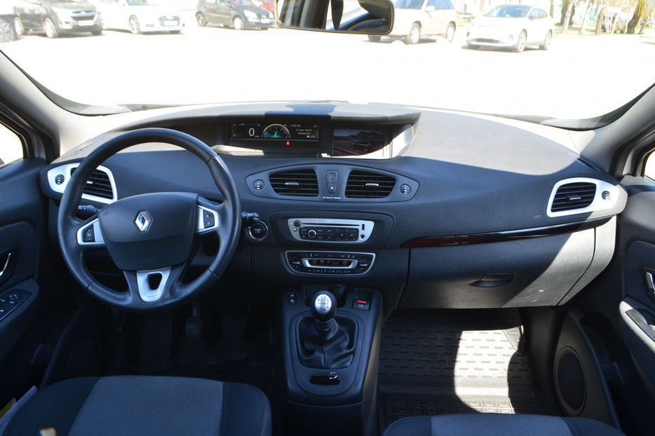 Продам Renault Scenic 2012 года в Киеве