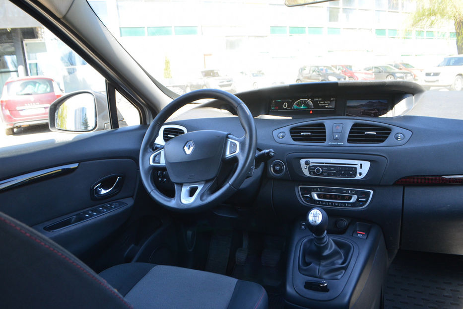 Продам Renault Scenic 2012 года в Киеве