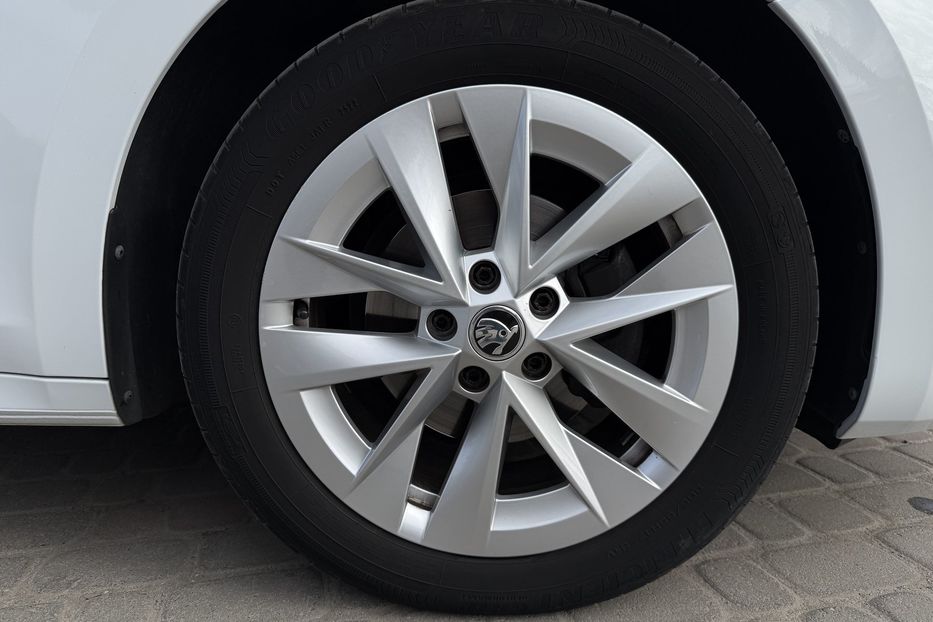 Продам Skoda Octavia А8 2.0TDI 150кс ПЕРЛА FULL LED 2023 года в Львове