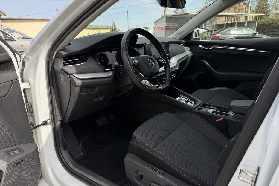 Продам Skoda Octavia А8 2.0TDI 150кс ПЕРЛА FULL LED 2023 года в Львове