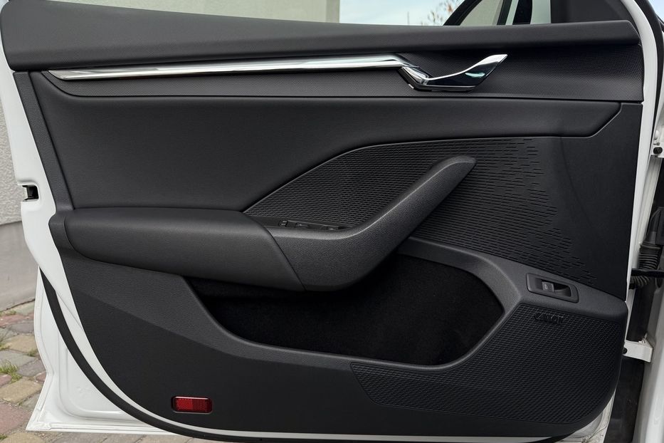 Продам Skoda Octavia А8 2.0TDI 150кс ПЕРЛА FULL LED 2023 года в Львове