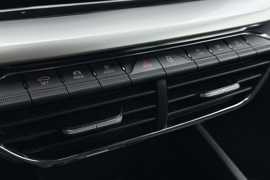 Продам Skoda Octavia А8 2.0TDI 150кс ПЕРЛА FULL LED 2023 года в Львове