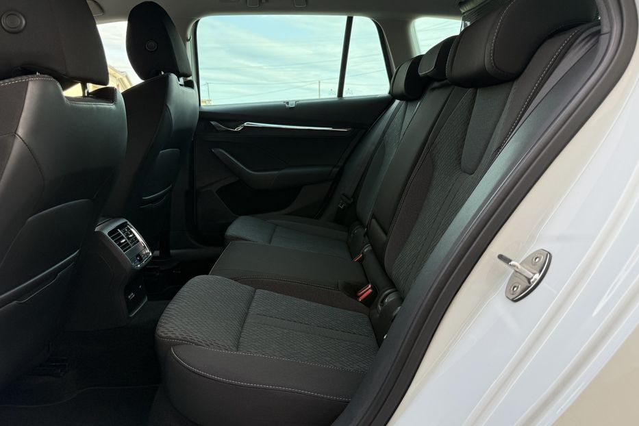 Продам Skoda Octavia А8 2.0TDI 150кс ПЕРЛА FULL LED 2023 года в Львове