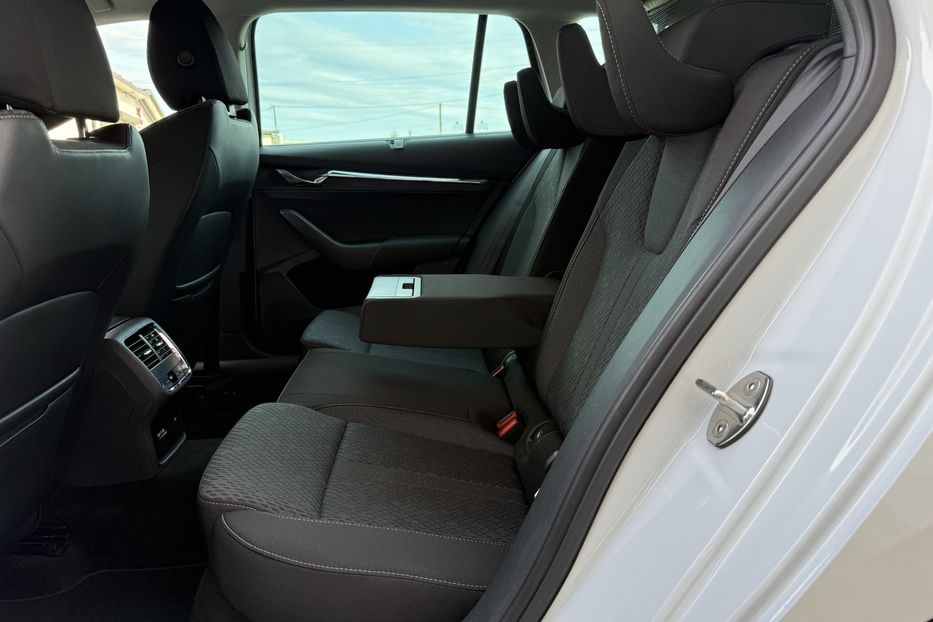 Продам Skoda Octavia А8 2.0TDI 150кс ПЕРЛА FULL LED 2023 года в Львове